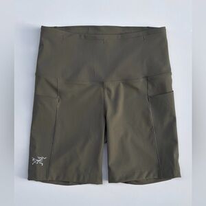 Women’s Arc’teryx Shorts - Size 2